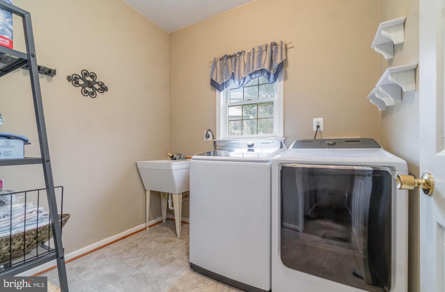 11 THAMES CT, STAFFORD, Virginia 22554, 4 Bedrooms Bedrooms, ,3 BathroomsBathrooms,Residential,For sale,11 THAMES CT,VAST2042650 MLS # VAST2042650