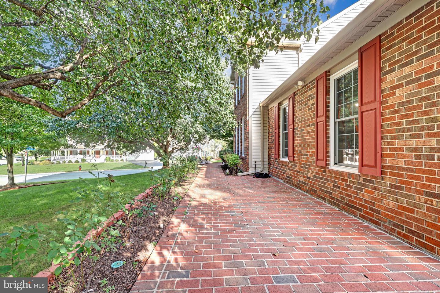 15313 SURREY HOUSE WAY, CENTREVILLE, Virginia 20120, 5 Bedrooms Bedrooms, ,4 BathroomsBathrooms,Residential,For sale,15313 SURREY HOUSE WAY,VAFX2267438 MLS # VAFX2267438
