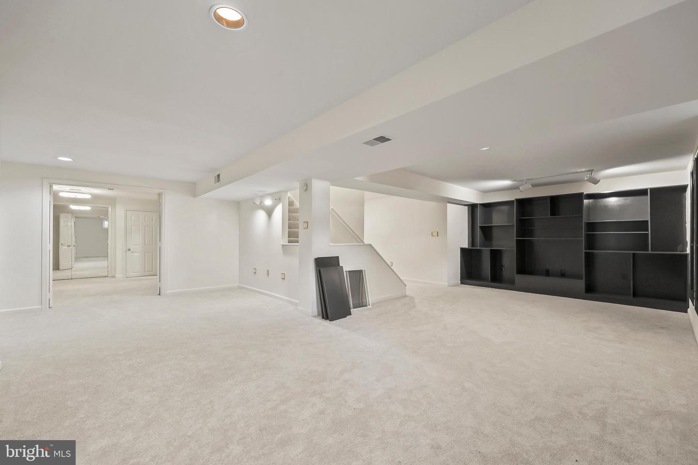15313 SURREY HOUSE WAY, CENTREVILLE, Virginia 20120, 5 Bedrooms Bedrooms, ,4 BathroomsBathrooms,Residential,For sale,15313 SURREY HOUSE WAY,VAFX2267438 MLS # VAFX2267438