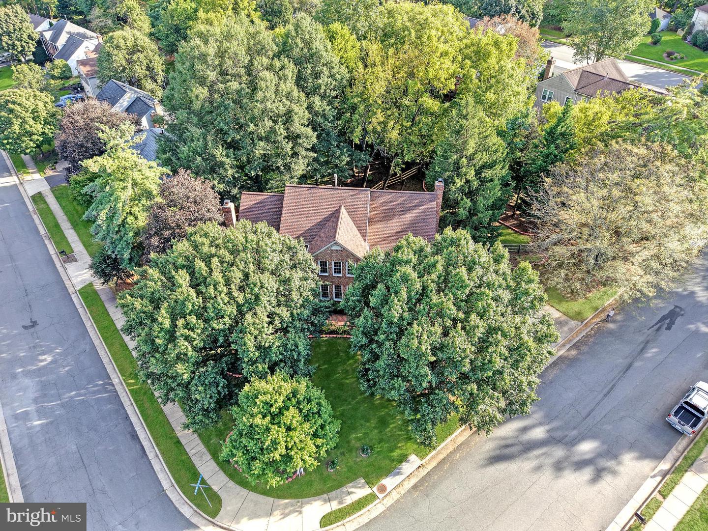 15313 SURREY HOUSE WAY, CENTREVILLE, Virginia 20120, 5 Bedrooms Bedrooms, ,4 BathroomsBathrooms,Residential,For sale,15313 SURREY HOUSE WAY,VAFX2267438 MLS # VAFX2267438