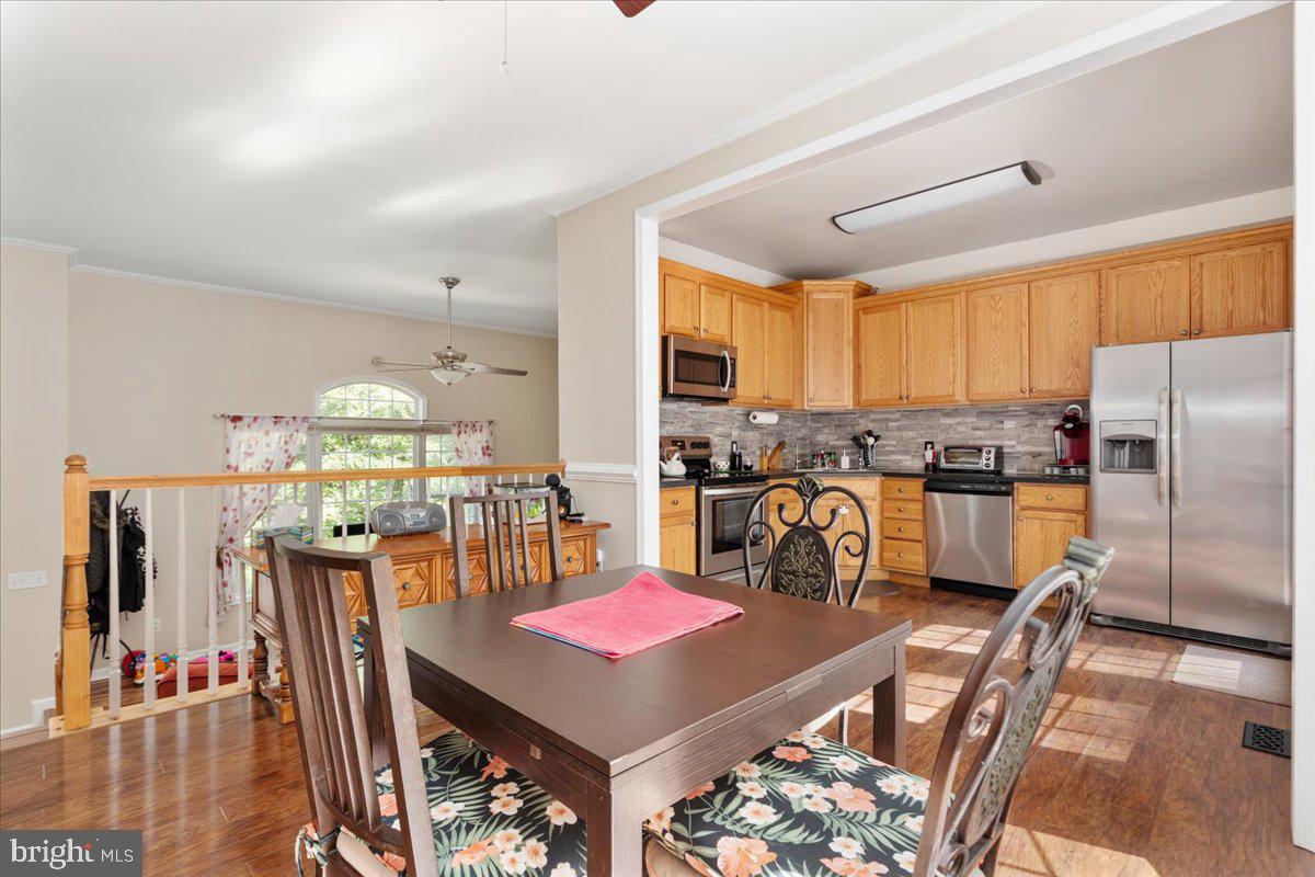 126 LOCUST TREE LN, FRONT ROYAL, Virginia 22630, 3 Bedrooms Bedrooms, ,3 BathroomsBathrooms,Residential,For sale,126 LOCUST TREE LN,VAWR2012302 MLS # VAWR2012302