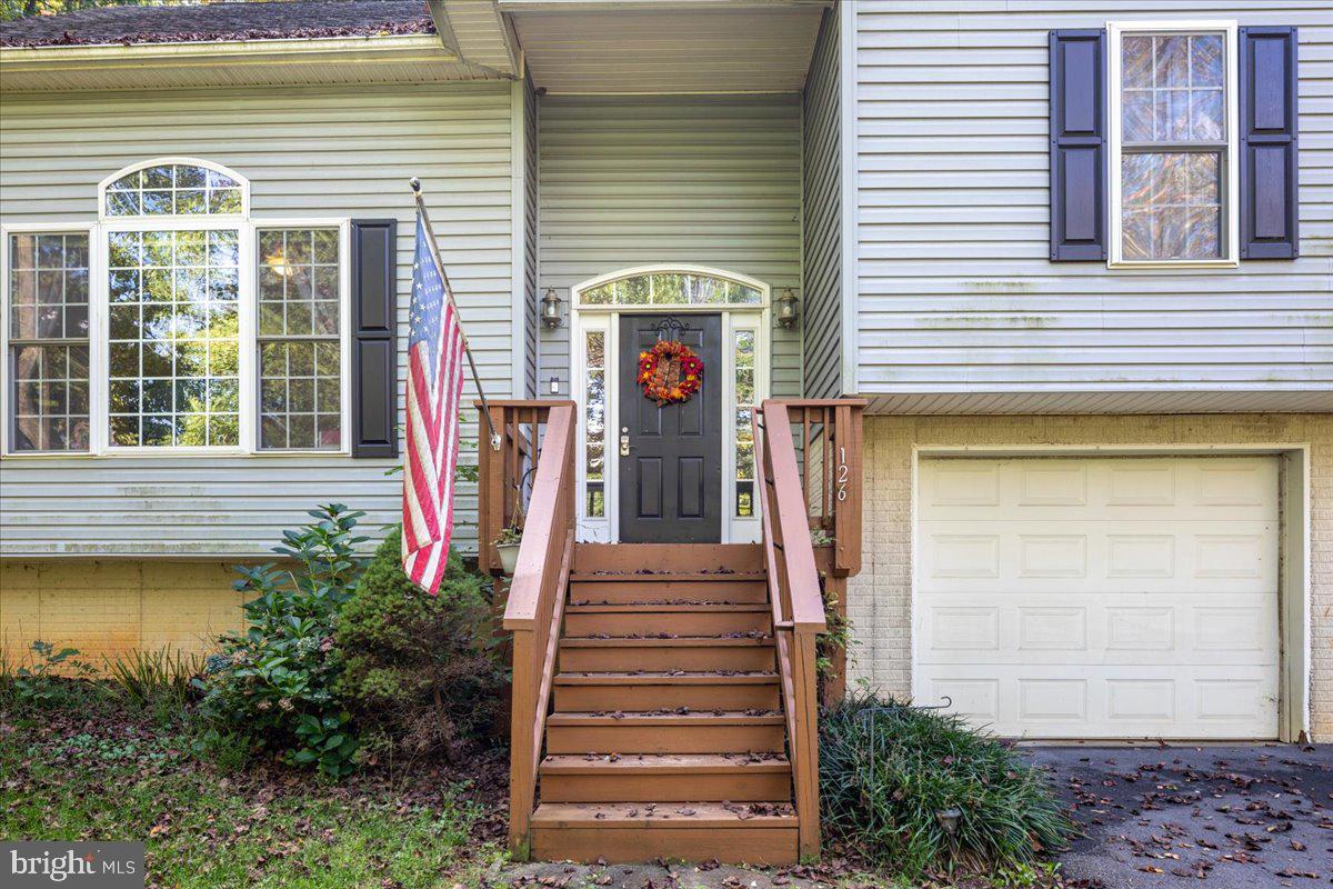 126 LOCUST TREE LN, FRONT ROYAL, Virginia 22630, 3 Bedrooms Bedrooms, ,3 BathroomsBathrooms,Residential,For sale,126 LOCUST TREE LN,VAWR2012302 MLS # VAWR2012302