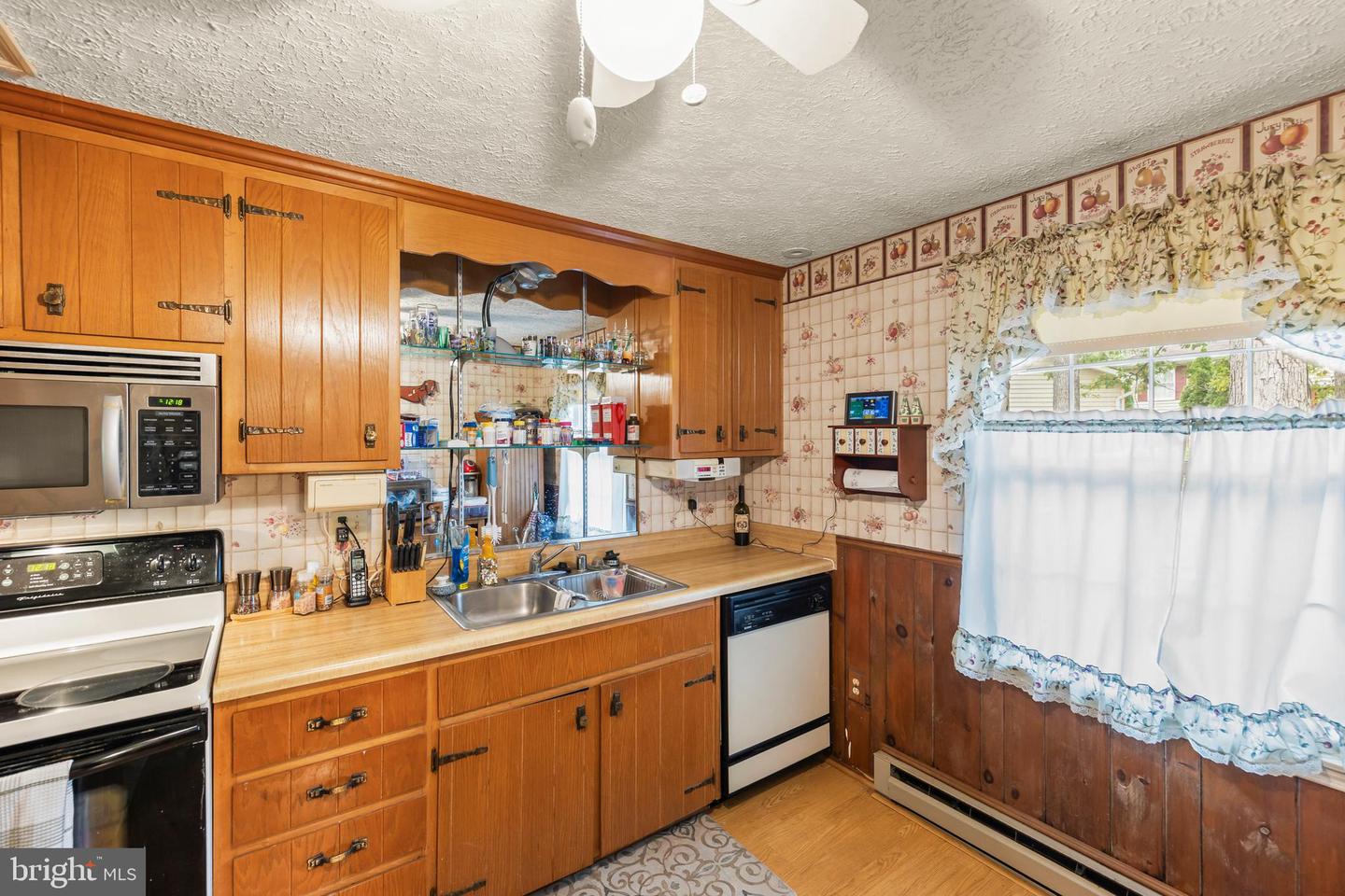 589 ROCKBRIDGE DR SE, LEESBURG, Virginia 20175, 3 Bedrooms Bedrooms, ,2 BathroomsBathrooms,Residential,For sale,589 ROCKBRIDGE DR SE,VALO2106908 MLS # VALO2106908