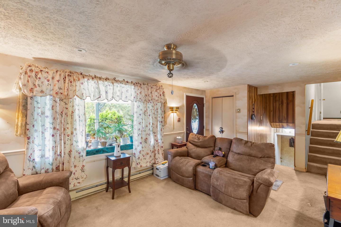 589 ROCKBRIDGE DR SE, LEESBURG, Virginia 20175, 3 Bedrooms Bedrooms, ,2 BathroomsBathrooms,Residential,For sale,589 ROCKBRIDGE DR SE,VALO2106908 MLS # VALO2106908