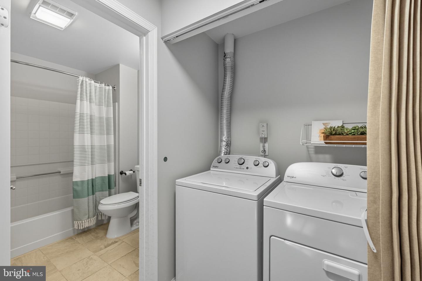 13678 ORCHARD DR #3678, CLIFTON, Virginia 20124, 2 Bedrooms Bedrooms, 7 Rooms Rooms,2 BathroomsBathrooms,Residential,For sale,13678 ORCHARD DR #3678,VAFX2267500 MLS # VAFX2267500