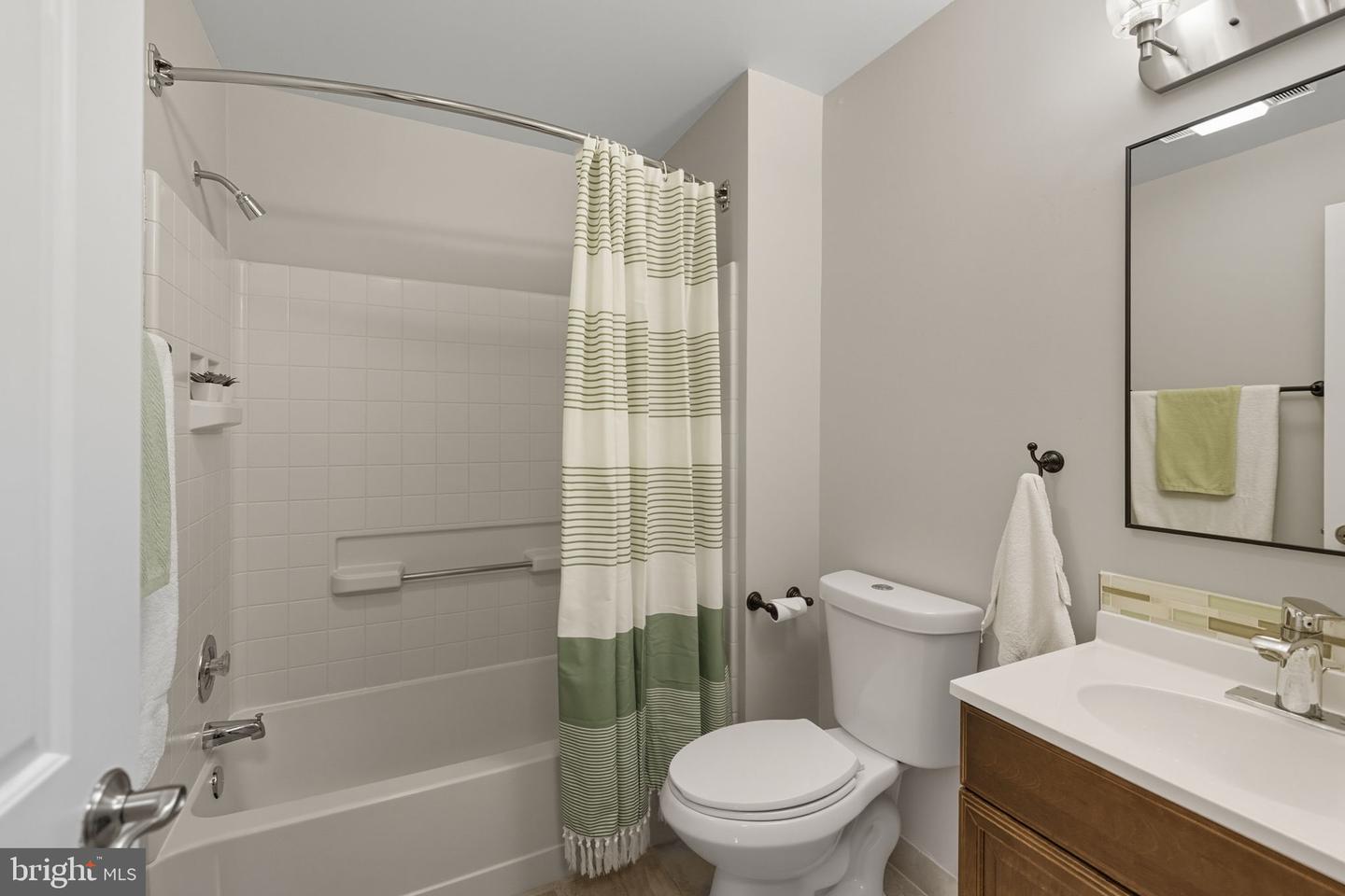 13678 ORCHARD DR #3678, CLIFTON, Virginia 20124, 2 Bedrooms Bedrooms, 7 Rooms Rooms,2 BathroomsBathrooms,Residential,For sale,13678 ORCHARD DR #3678,VAFX2267500 MLS # VAFX2267500