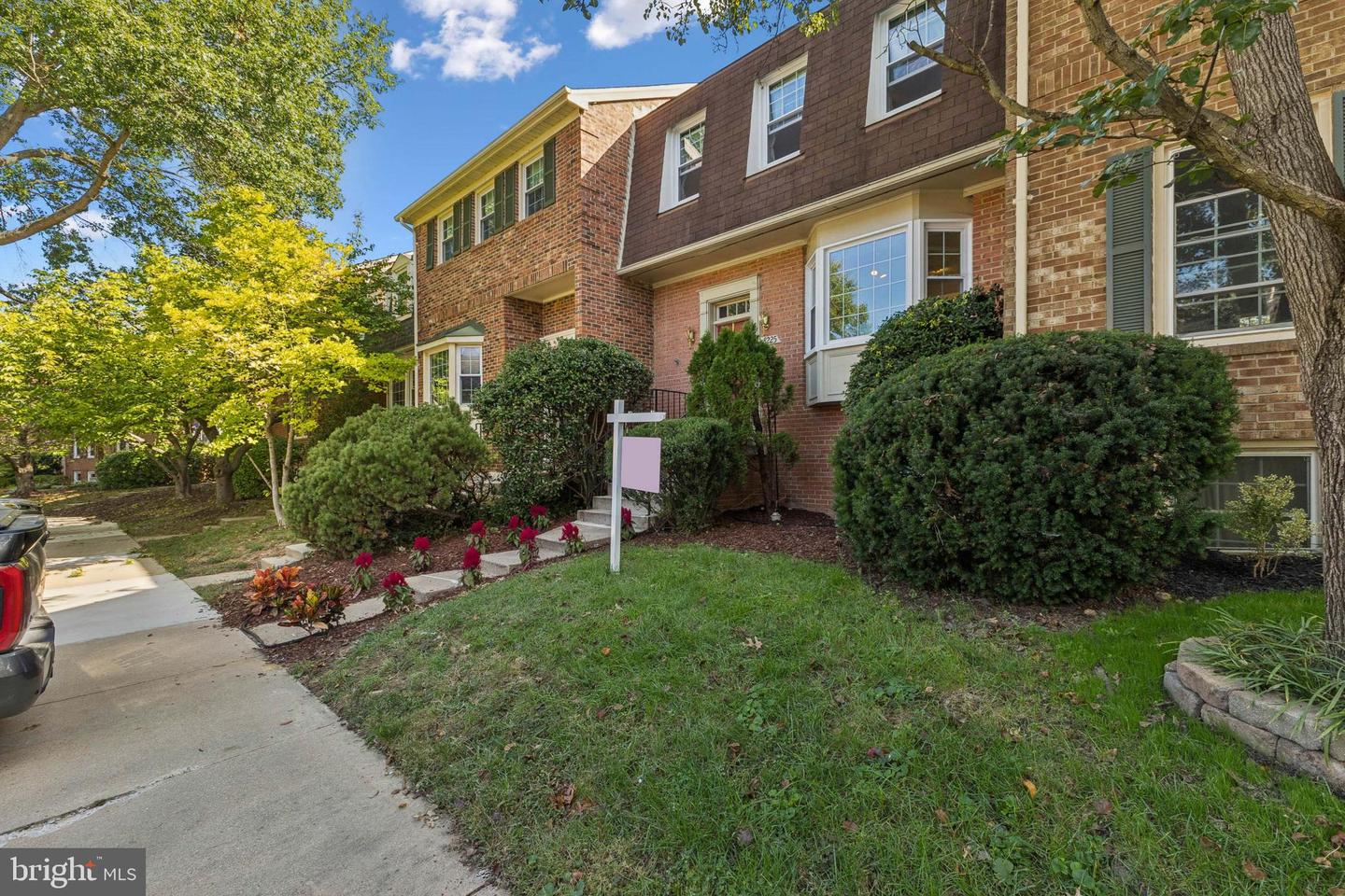8225 CEDAR LANDING CT, ALEXANDRIA, Virginia 22306, 4 Bedrooms Bedrooms, 8 Rooms Rooms,3 BathroomsBathrooms,Residential,For sale,8225 CEDAR LANDING CT,VAFX2267532 MLS # VAFX2267532