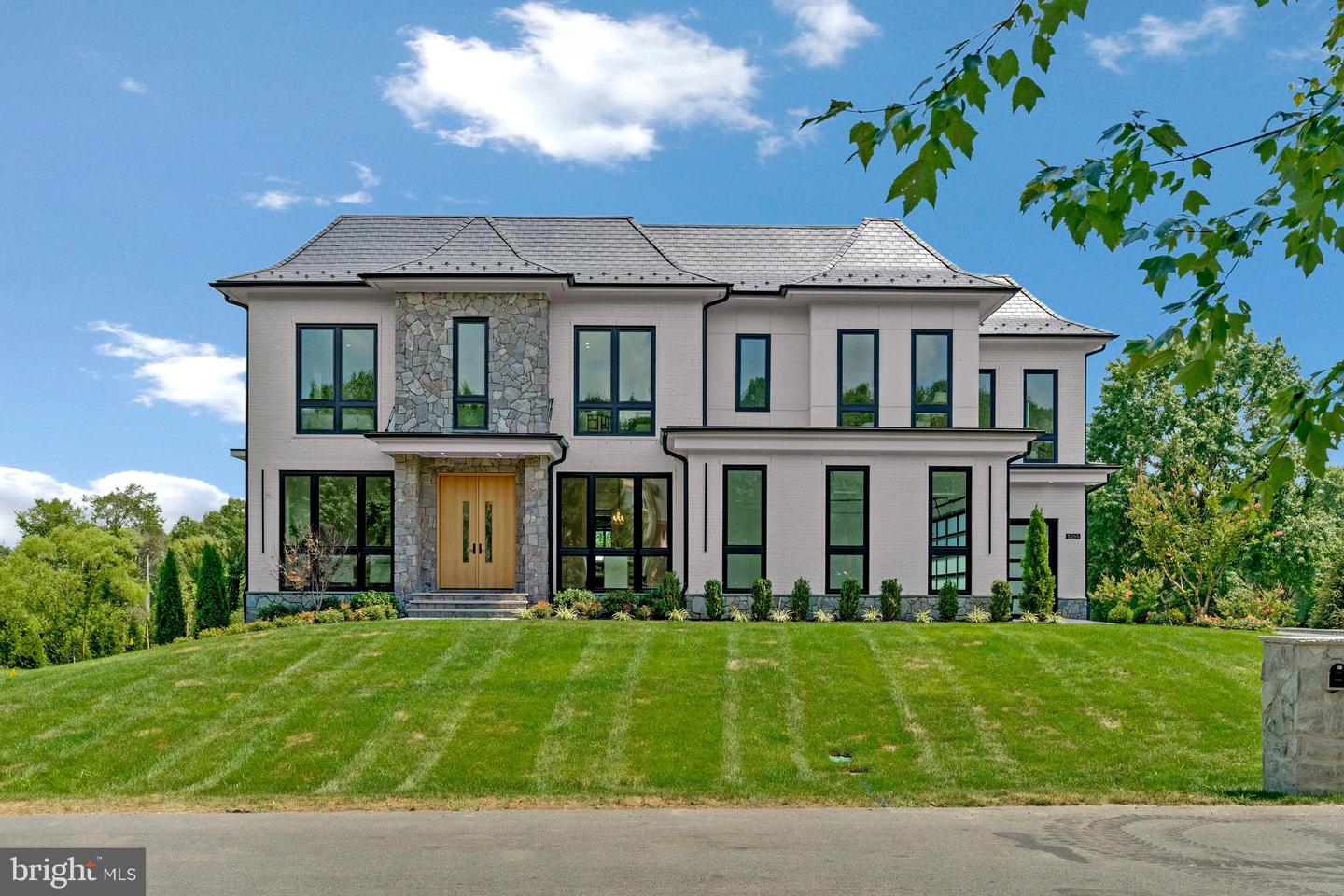 5265 CHANDLEY FARM CIR, CENTREVILLE, Virginia 20120, 6 Bedrooms Bedrooms, ,7 BathroomsBathrooms,Residential,For sale,5265 CHANDLEY FARM CIR,VAFX2267630 MLS # VAFX2267630