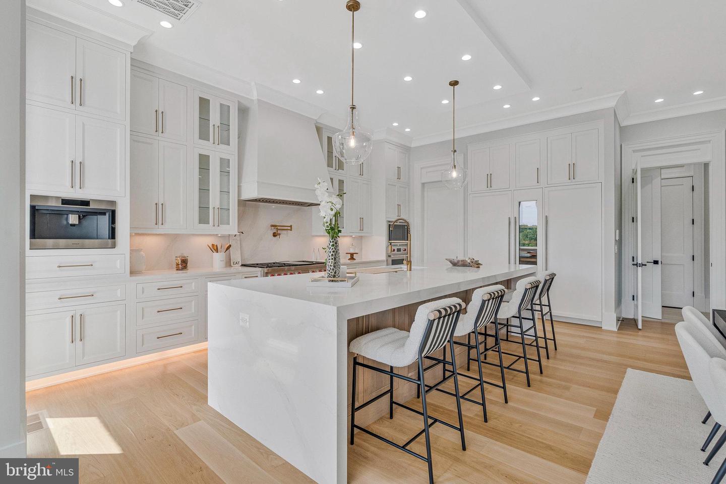 5265 CHANDLEY FARM CIR, CENTREVILLE, Virginia 20120, 6 Bedrooms Bedrooms, ,7 BathroomsBathrooms,Residential,For sale,5265 CHANDLEY FARM CIR,VAFX2267630 MLS # VAFX2267630