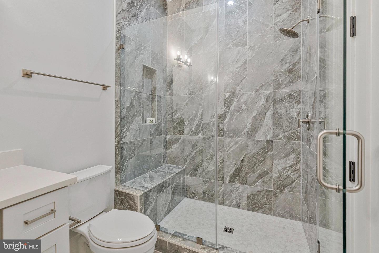 5265 CHANDLEY FARM CIR, CENTREVILLE, Virginia 20120, 6 Bedrooms Bedrooms, ,7 BathroomsBathrooms,Residential,For sale,5265 CHANDLEY FARM CIR,VAFX2267630 MLS # VAFX2267630