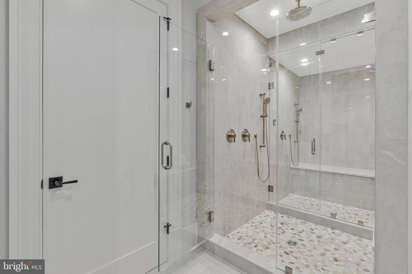 5265 CHANDLEY FARM CIR, CENTREVILLE, Virginia 20120, 6 Bedrooms Bedrooms, ,7 BathroomsBathrooms,Residential,For sale,5265 CHANDLEY FARM CIR,VAFX2267630 MLS # VAFX2267630