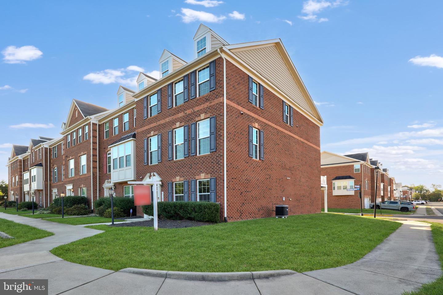 25705 CLAIRMONT MANOR SQ, ALDIE, Virginia 20105, 3 Bedrooms Bedrooms, ,2 BathroomsBathrooms,Residential,For sale,25705 CLAIRMONT MANOR SQ,VALO2107034 MLS # VALO2107034