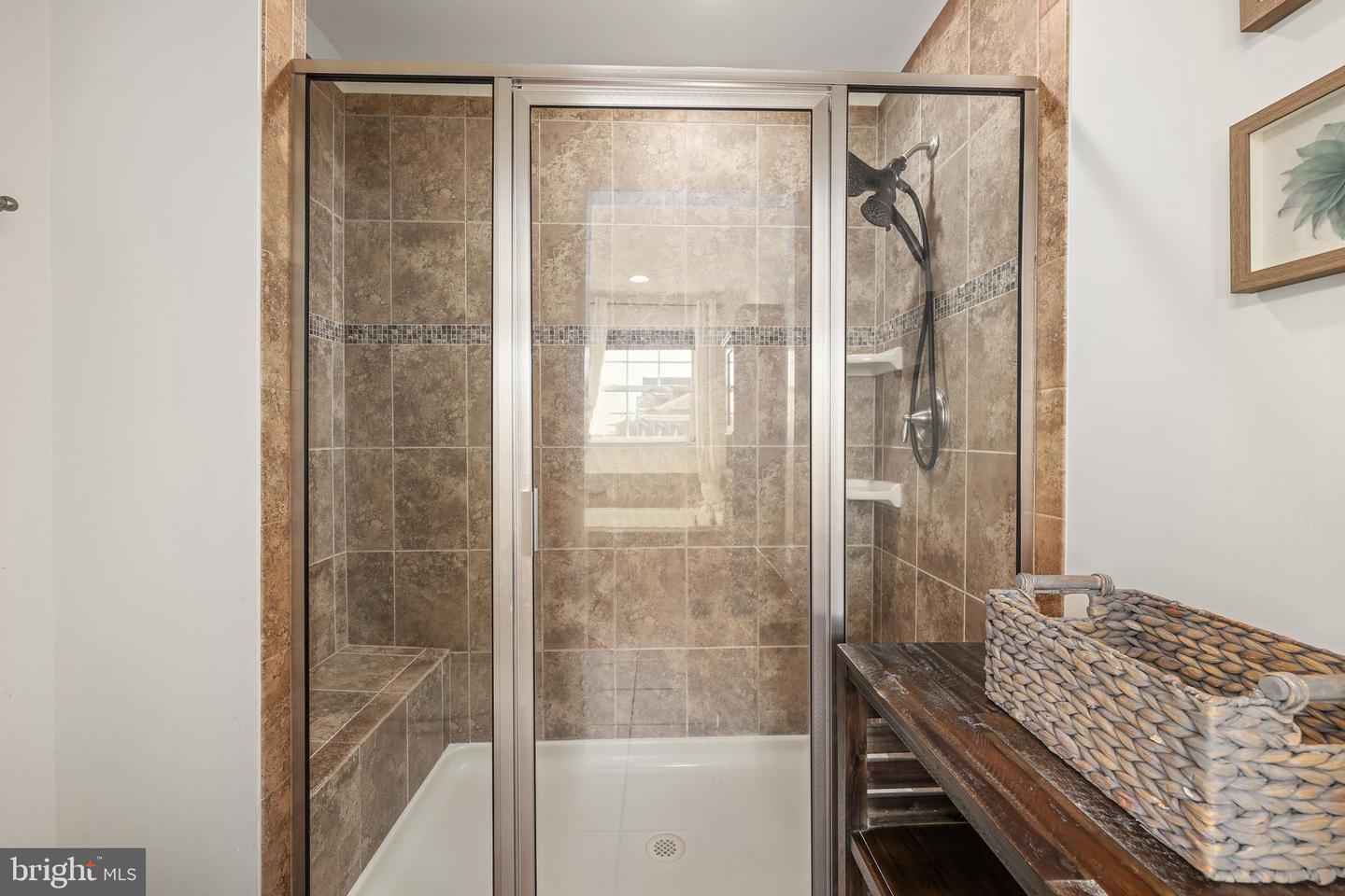 25705 CLAIRMONT MANOR SQ, ALDIE, Virginia 20105, 3 Bedrooms Bedrooms, ,2 BathroomsBathrooms,Residential,For sale,25705 CLAIRMONT MANOR SQ,VALO2107034 MLS # VALO2107034