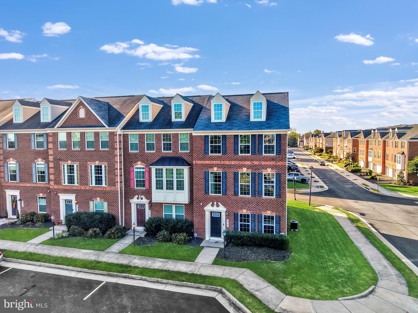 25705 CLAIRMONT MANOR SQ, ALDIE, Virginia 20105, 3 Bedrooms Bedrooms, ,2 BathroomsBathrooms,Residential,For sale,25705 CLAIRMONT MANOR SQ,VALO2107034 MLS # VALO2107034