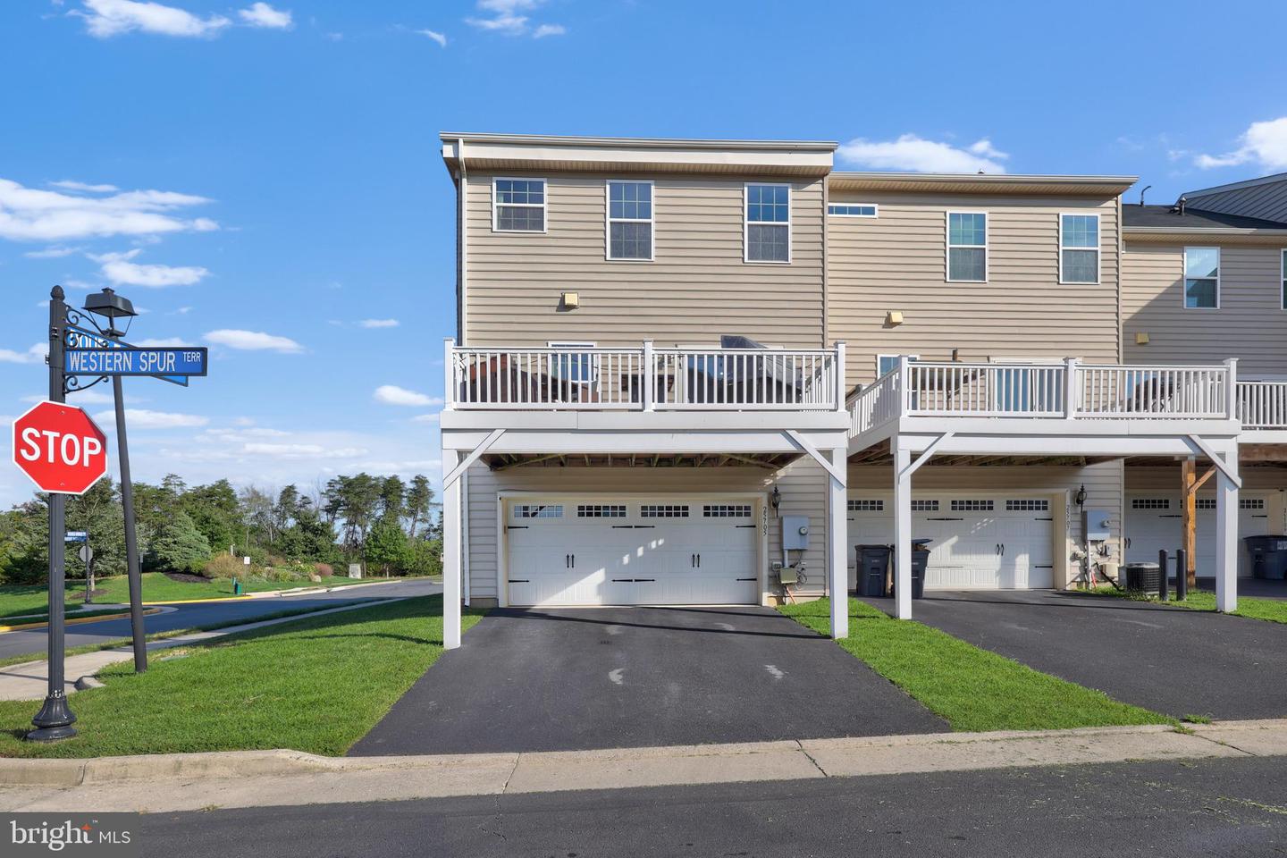 25705 CLAIRMONT MANOR SQ, ALDIE, Virginia 20105, 3 Bedrooms Bedrooms, ,2 BathroomsBathrooms,Residential,For sale,25705 CLAIRMONT MANOR SQ,VALO2107034 MLS # VALO2107034