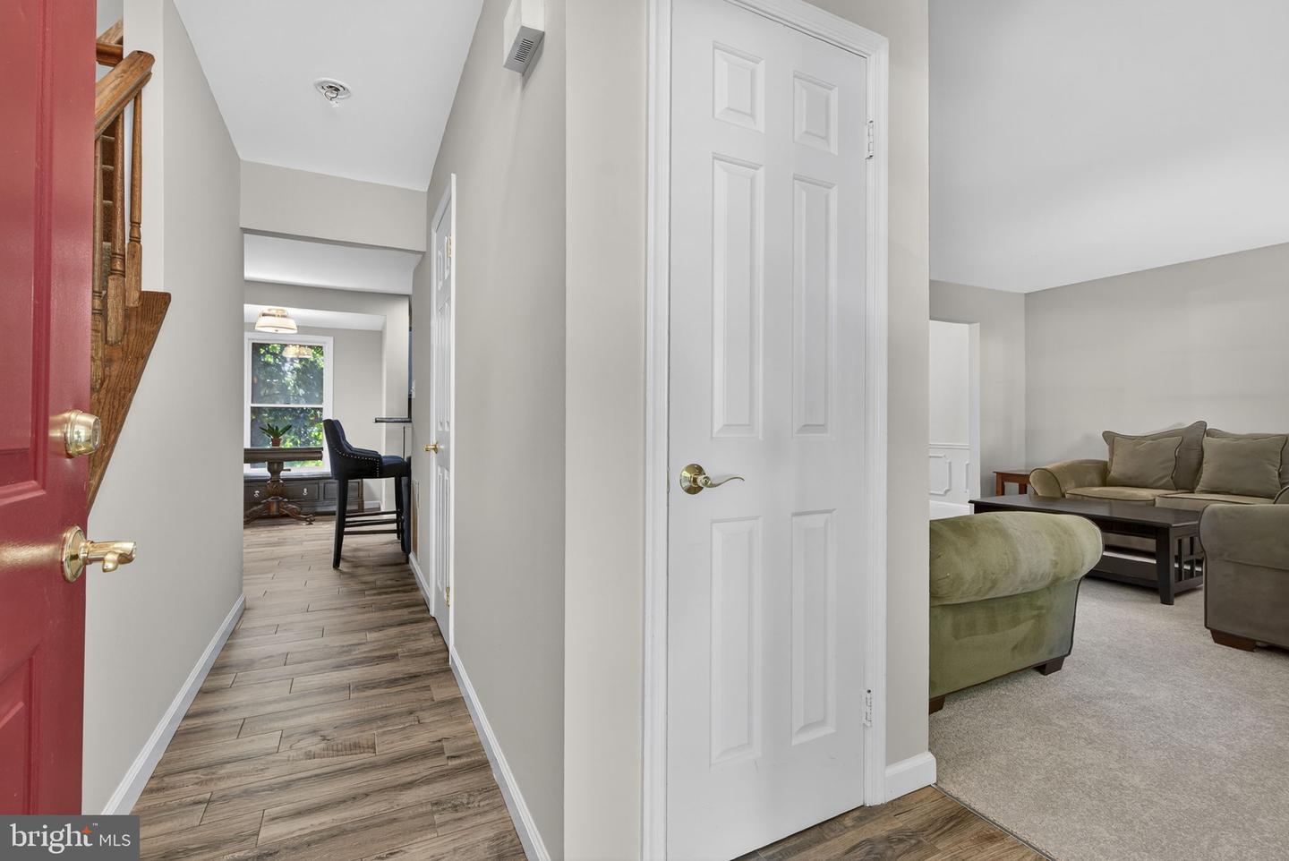 903 YOUNG DAIRY CT, HERNDON, Virginia 20170, 3 Bedrooms Bedrooms, ,2 BathroomsBathrooms,Residential,For sale,903 YOUNG DAIRY CT,VAFX2268068 MLS # VAFX2268068