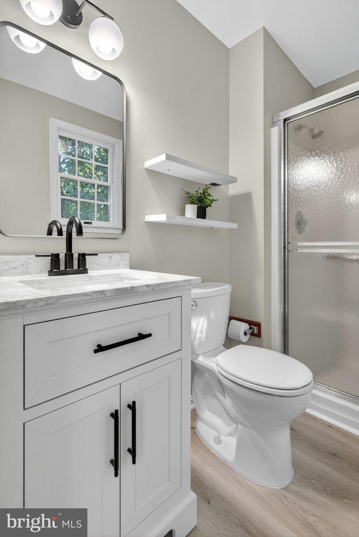 903 YOUNG DAIRY CT, HERNDON, Virginia 20170, 3 Bedrooms Bedrooms, ,2 BathroomsBathrooms,Residential,For sale,903 YOUNG DAIRY CT,VAFX2268068 MLS # VAFX2268068