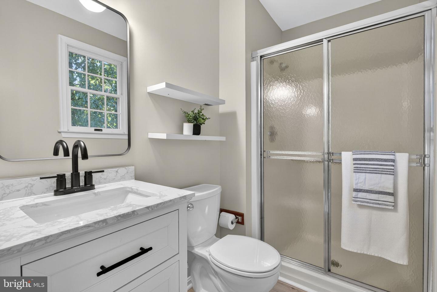 903 YOUNG DAIRY CT, HERNDON, Virginia 20170, 3 Bedrooms Bedrooms, ,2 BathroomsBathrooms,Residential,For sale,903 YOUNG DAIRY CT,VAFX2268068 MLS # VAFX2268068