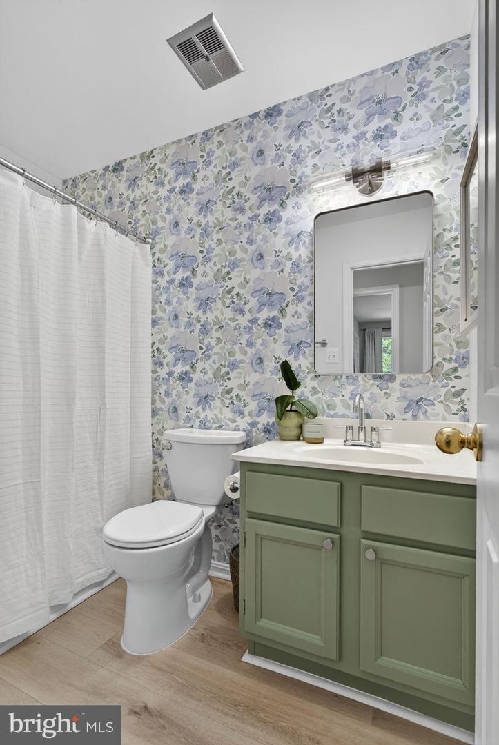 903 YOUNG DAIRY CT, HERNDON, Virginia 20170, 3 Bedrooms Bedrooms, ,2 BathroomsBathrooms,Residential,For sale,903 YOUNG DAIRY CT,VAFX2268068 MLS # VAFX2268068