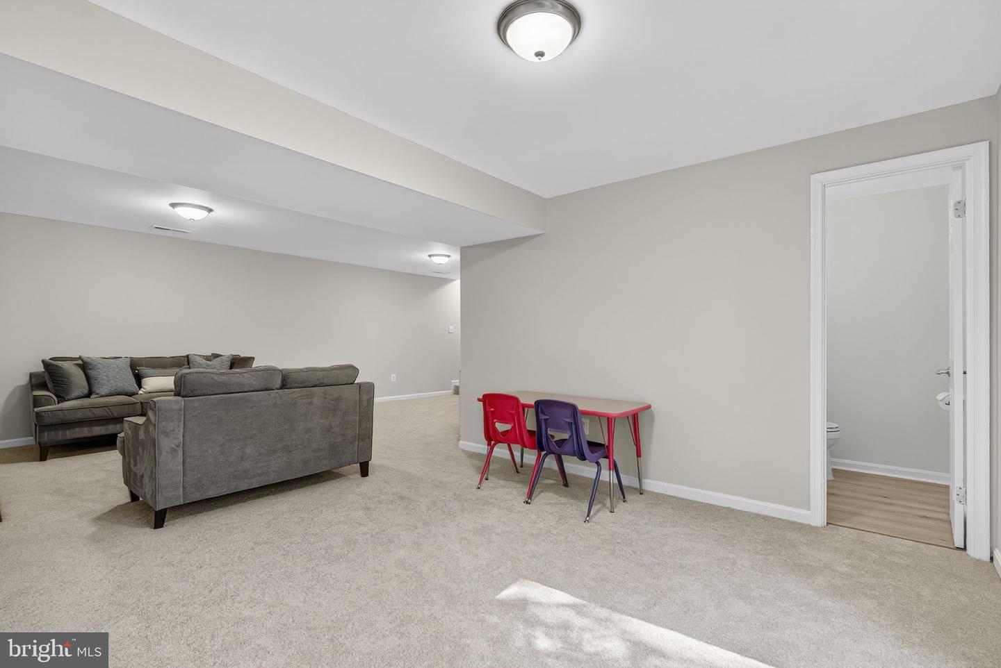 903 YOUNG DAIRY CT, HERNDON, Virginia 20170, 3 Bedrooms Bedrooms, ,2 BathroomsBathrooms,Residential,For sale,903 YOUNG DAIRY CT,VAFX2268068 MLS # VAFX2268068