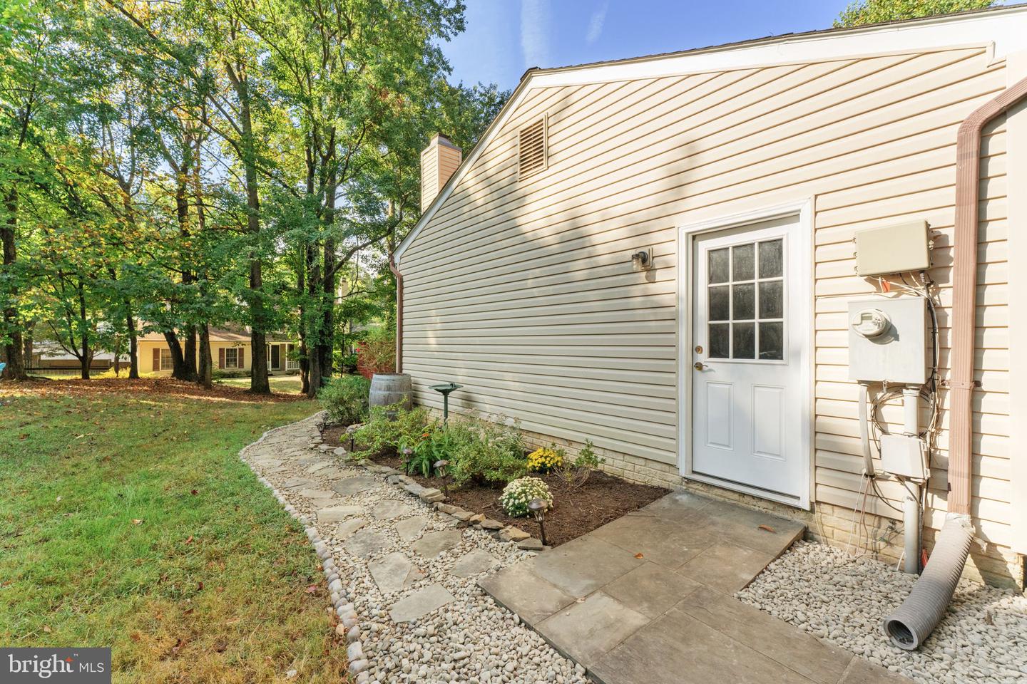 903 YOUNG DAIRY CT, HERNDON, Virginia 20170, 3 Bedrooms Bedrooms, ,2 BathroomsBathrooms,Residential,For sale,903 YOUNG DAIRY CT,VAFX2268068 MLS # VAFX2268068