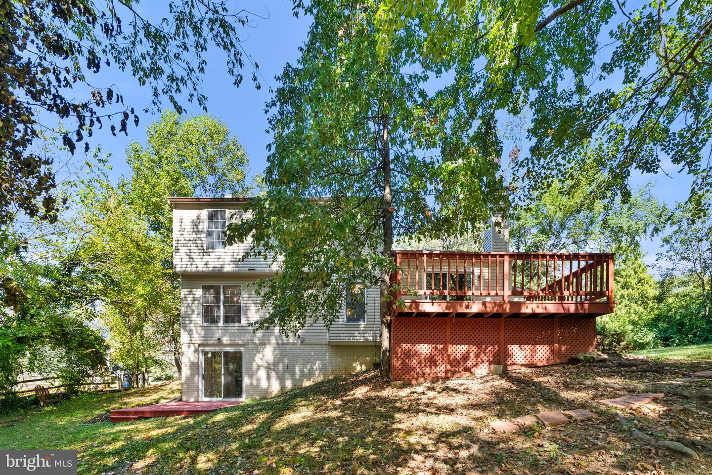 903 YOUNG DAIRY CT, HERNDON, Virginia 20170, 3 Bedrooms Bedrooms, ,2 BathroomsBathrooms,Residential,For sale,903 YOUNG DAIRY CT,VAFX2268068 MLS # VAFX2268068