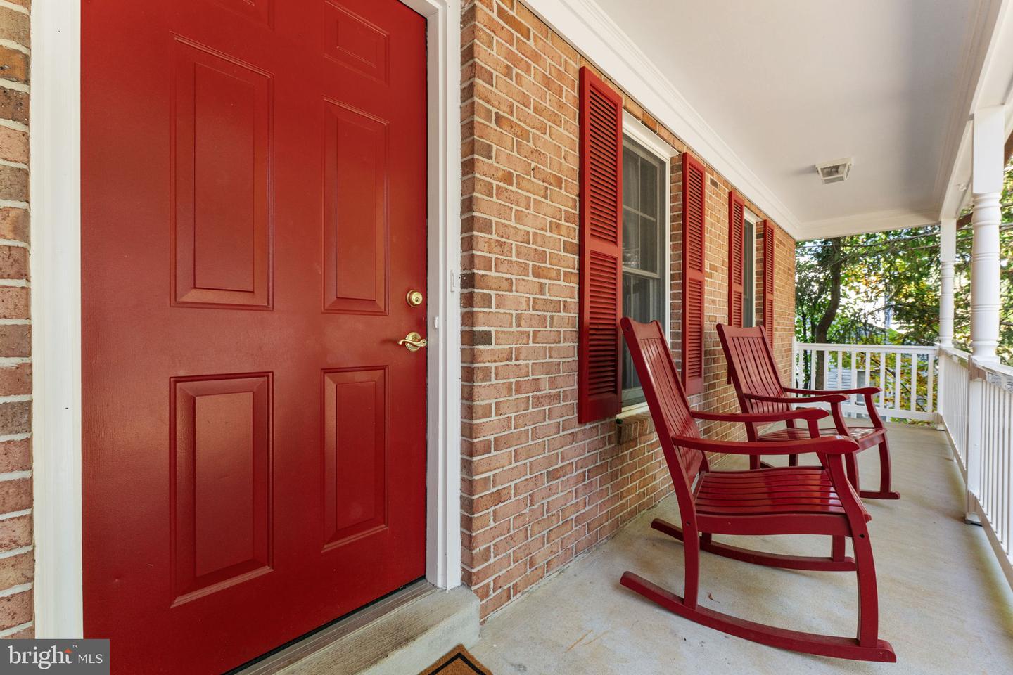 903 YOUNG DAIRY CT, HERNDON, Virginia 20170, 3 Bedrooms Bedrooms, ,2 BathroomsBathrooms,Residential,For sale,903 YOUNG DAIRY CT,VAFX2268068 MLS # VAFX2268068