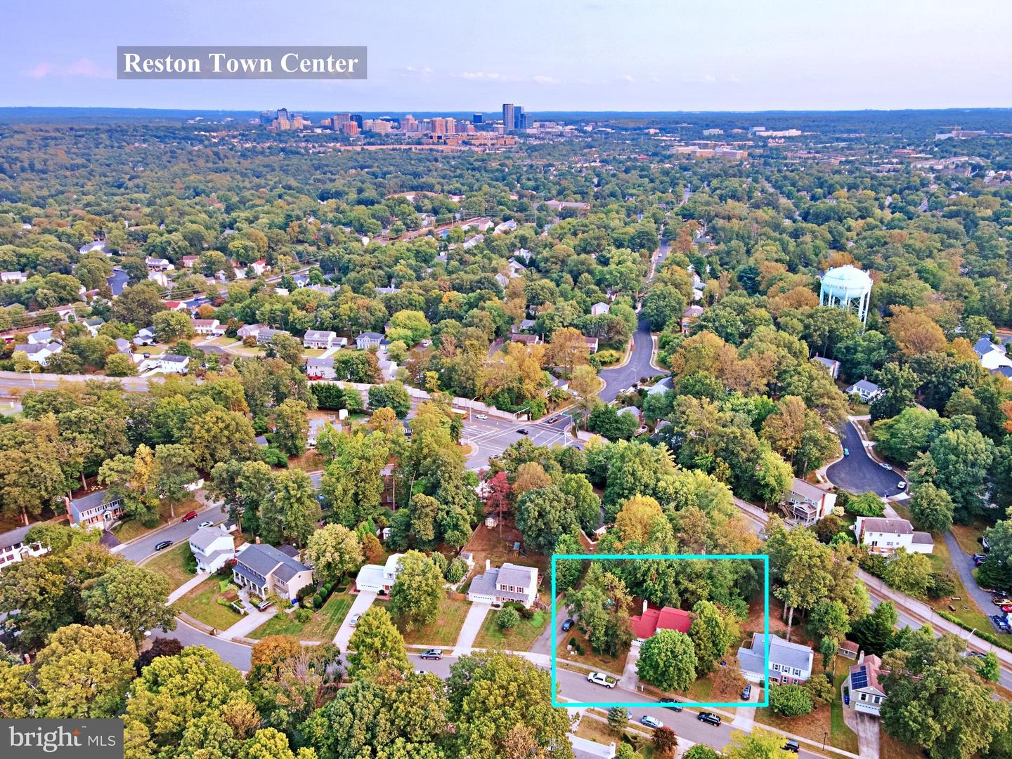 903 YOUNG DAIRY CT, HERNDON, Virginia 20170, 3 Bedrooms Bedrooms, ,2 BathroomsBathrooms,Residential,For sale,903 YOUNG DAIRY CT,VAFX2268068 MLS # VAFX2268068