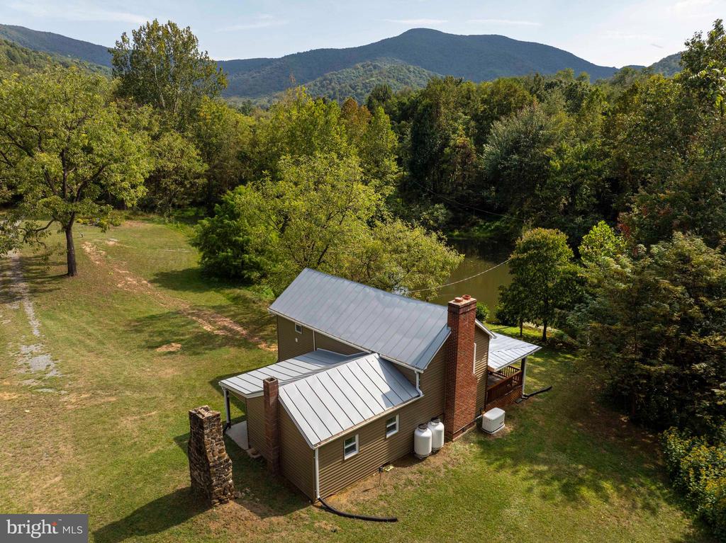 2002 BALKAMORE HILL RD, STANLEY, Virginia 22851, 3 Bedrooms Bedrooms, ,2 BathroomsBathrooms,Residential,2002 BALKAMORE HILL RD,VAPA2005408 MLS # VAPA2005408