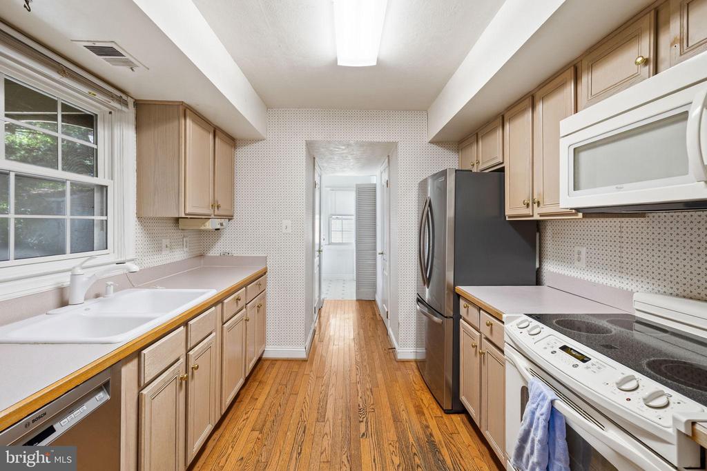 6397 TAZEWELL ST, WARRENTON, Virginia, 4 Bedrooms Bedrooms, ,2 BathroomsBathrooms,Residential,6397 TAZEWELL ST,VAFQ2018522 MLS # VAFQ2018522