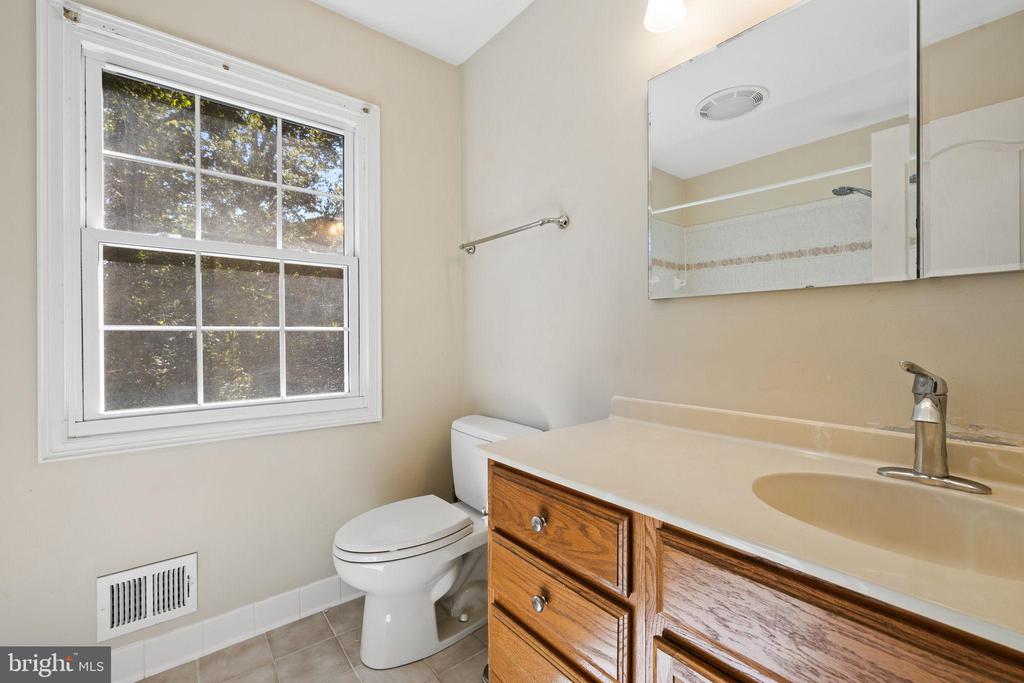 6397 TAZEWELL ST, WARRENTON, Virginia, 4 Bedrooms Bedrooms, ,2 BathroomsBathrooms,Residential,6397 TAZEWELL ST,VAFQ2018522 MLS # VAFQ2018522