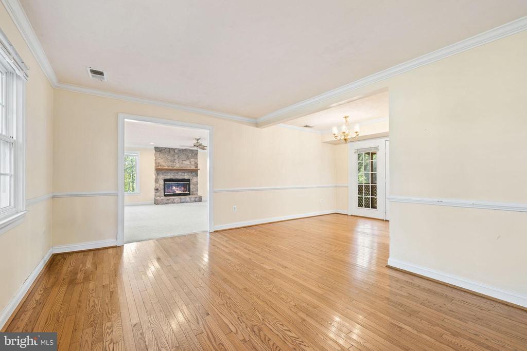 6397 TAZEWELL ST, WARRENTON, Virginia, 4 Bedrooms Bedrooms, ,2 BathroomsBathrooms,Residential,6397 TAZEWELL ST,VAFQ2018522 MLS # VAFQ2018522
