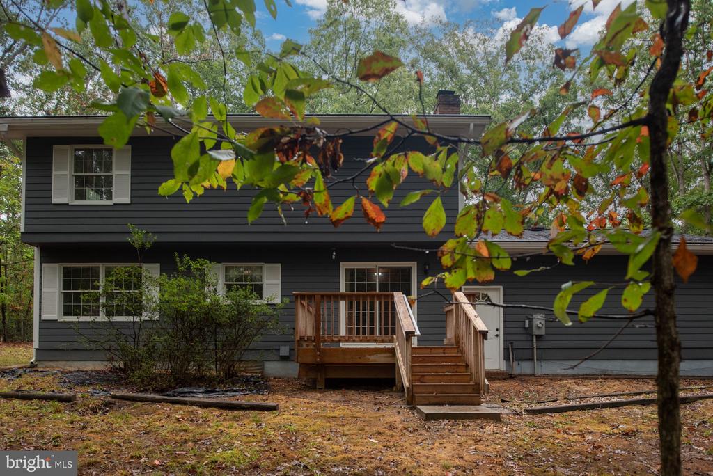 2 RIVER BLUFFS DR, FREDERICKSBURG, Virginia 22407, 4 Bedrooms Bedrooms, ,2 BathroomsBathrooms,Residential,2 RIVER BLUFFS DR,VASP2036636 MLS # VASP2036636
