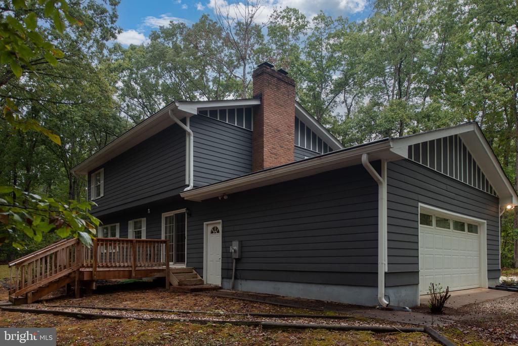 2 RIVER BLUFFS DR, FREDERICKSBURG, Virginia 22407, 4 Bedrooms Bedrooms, ,2 BathroomsBathrooms,Residential,2 RIVER BLUFFS DR,VASP2036636 MLS # VASP2036636
