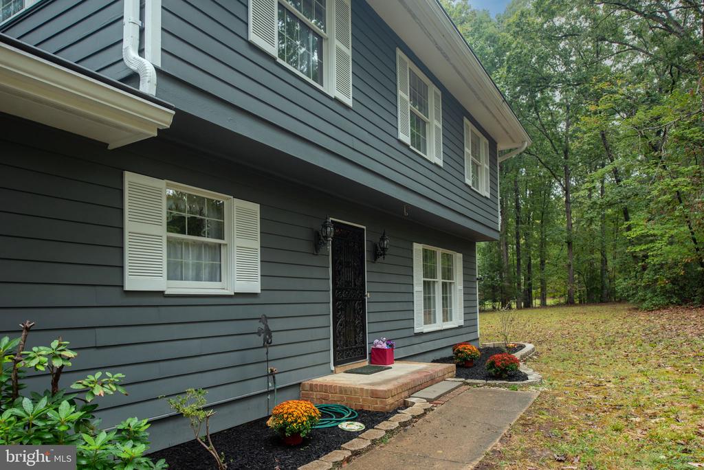 2 RIVER BLUFFS DR, FREDERICKSBURG, Virginia 22407, 4 Bedrooms Bedrooms, ,2 BathroomsBathrooms,Residential,2 RIVER BLUFFS DR,VASP2036636 MLS # VASP2036636