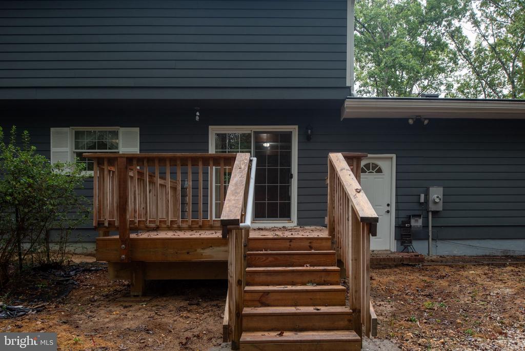 2 RIVER BLUFFS DR, FREDERICKSBURG, Virginia 22407, 4 Bedrooms Bedrooms, ,2 BathroomsBathrooms,Residential,2 RIVER BLUFFS DR,VASP2036636 MLS # VASP2036636