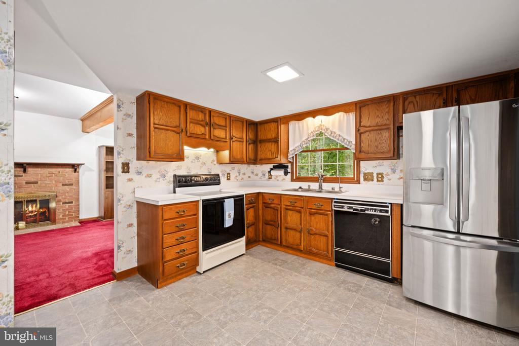 2 RIVER BLUFFS DR, FREDERICKSBURG, Virginia 22407, 4 Bedrooms Bedrooms, ,2 BathroomsBathrooms,Residential,2 RIVER BLUFFS DR,VASP2036636 MLS # VASP2036636