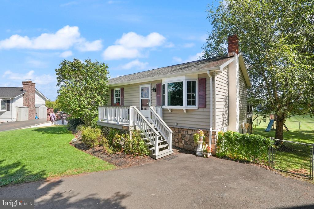 6713 HUNTLAND DR, BEALETON, Virginia, 4 Bedrooms Bedrooms, ,3 BathroomsBathrooms,Residential,6713 HUNTLAND DR,VAFQ2018538 MLS # VAFQ2018538