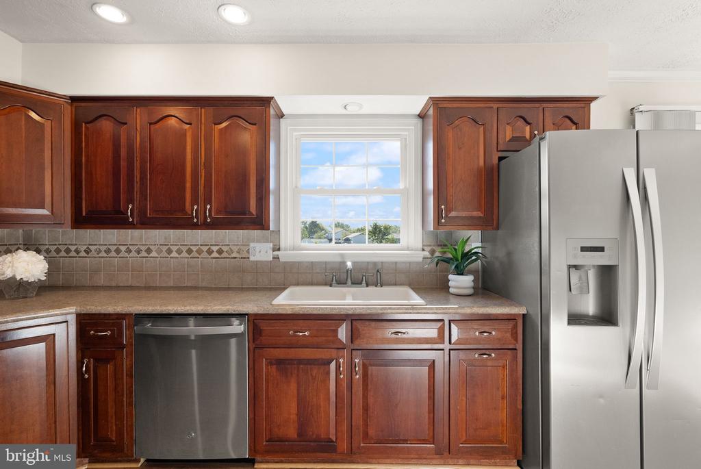 6713 HUNTLAND DR, BEALETON, Virginia, 4 Bedrooms Bedrooms, ,3 BathroomsBathrooms,Residential,6713 HUNTLAND DR,VAFQ2018538 MLS # VAFQ2018538