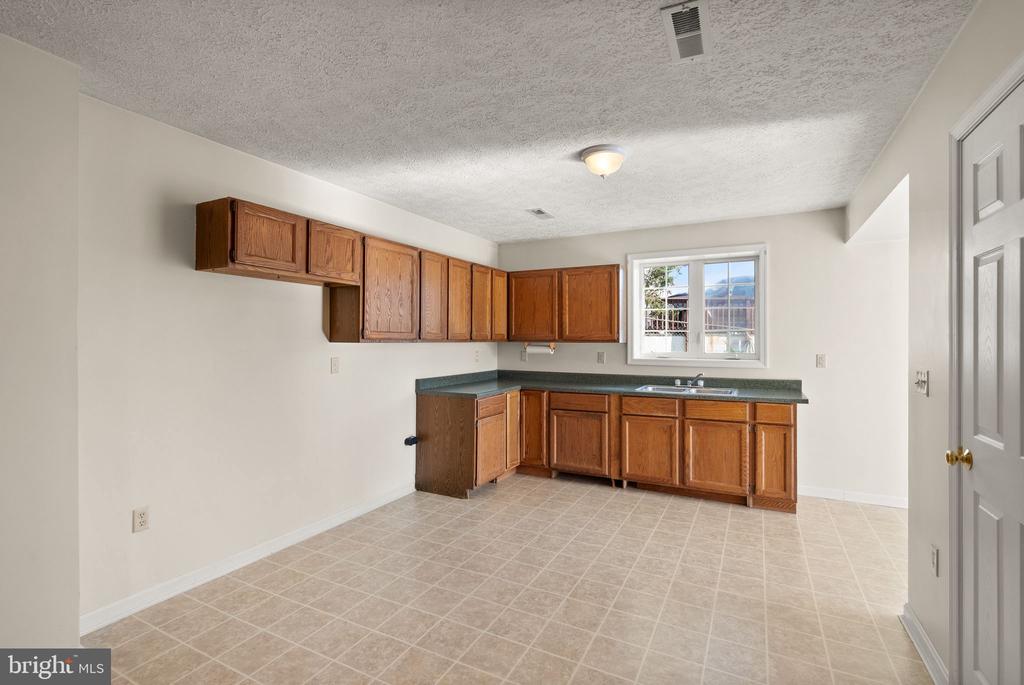 6713 HUNTLAND DR, BEALETON, Virginia, 4 Bedrooms Bedrooms, ,3 BathroomsBathrooms,Residential,6713 HUNTLAND DR,VAFQ2018538 MLS # VAFQ2018538