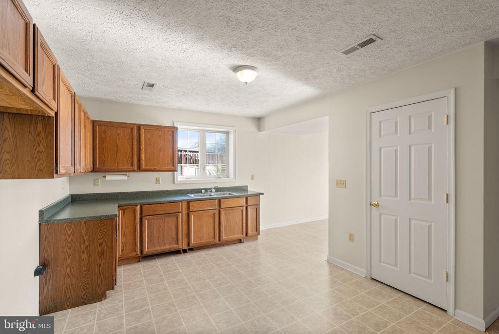 6713 HUNTLAND DR, BEALETON, Virginia, 4 Bedrooms Bedrooms, ,3 BathroomsBathrooms,Residential,6713 HUNTLAND DR,VAFQ2018538 MLS # VAFQ2018538