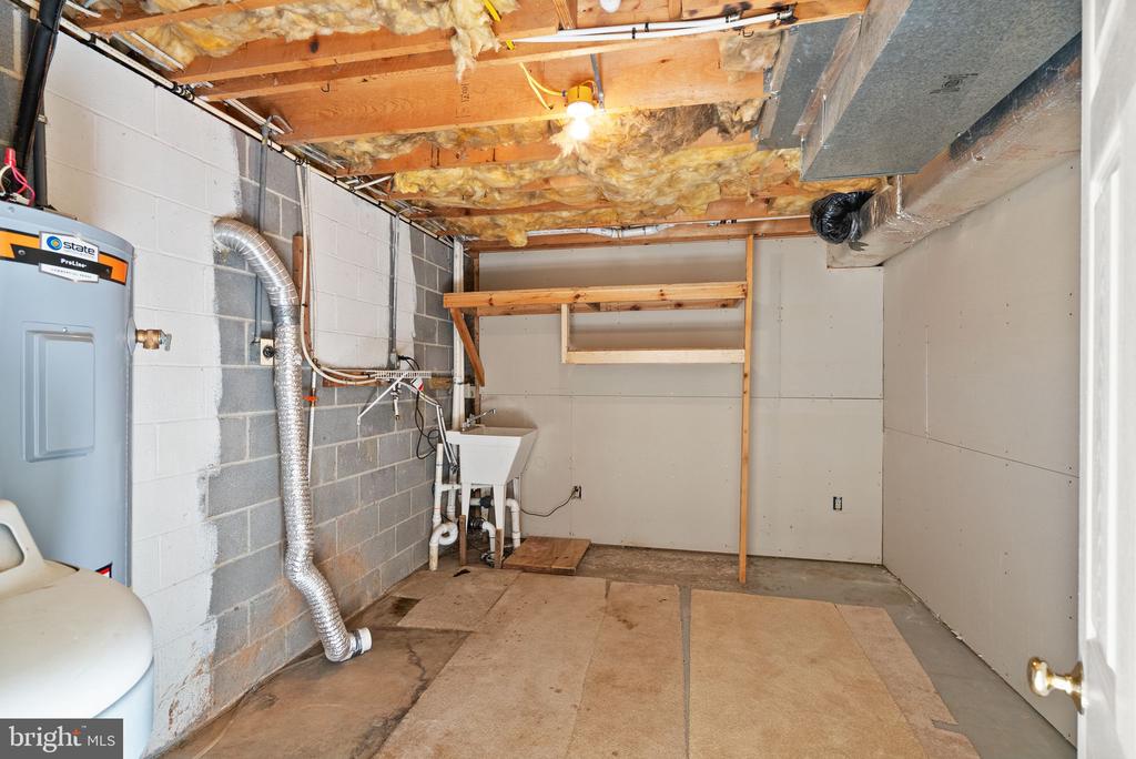 6713 HUNTLAND DR, BEALETON, Virginia, 4 Bedrooms Bedrooms, ,3 BathroomsBathrooms,Residential,6713 HUNTLAND DR,VAFQ2018538 MLS # VAFQ2018538