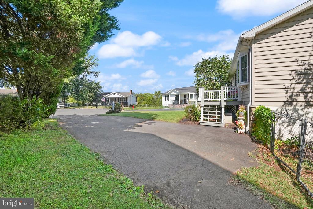 6713 HUNTLAND DR, BEALETON, Virginia, 4 Bedrooms Bedrooms, ,3 BathroomsBathrooms,Residential,6713 HUNTLAND DR,VAFQ2018538 MLS # VAFQ2018538