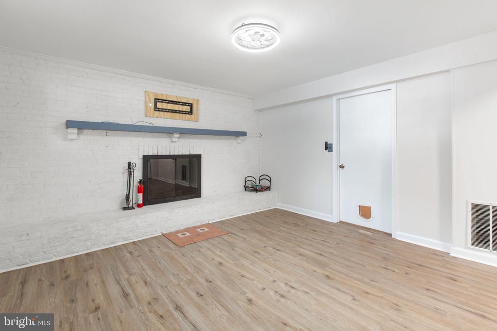 5528 TALLOW ST, FREDERICKSBURG, Virginia 22407, 3 Bedrooms Bedrooms, ,2 BathroomsBathrooms,Residential,5528 TALLOW ST,VASP2036674 MLS # VASP2036674