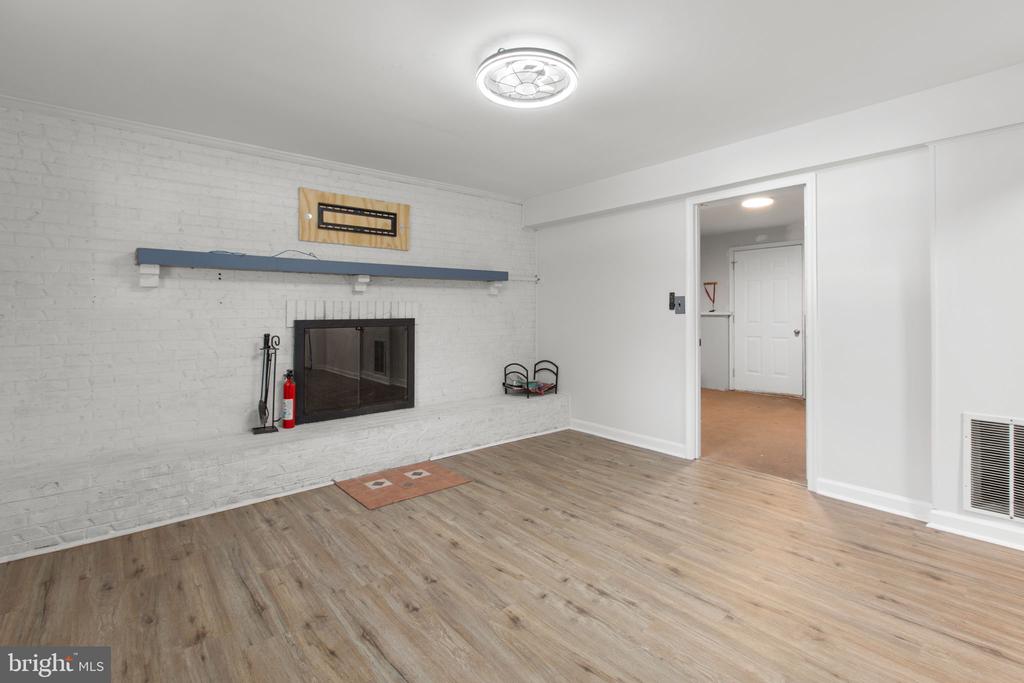 5528 TALLOW ST, FREDERICKSBURG, Virginia 22407, 3 Bedrooms Bedrooms, ,2 BathroomsBathrooms,Residential,5528 TALLOW ST,VASP2036674 MLS # VASP2036674
