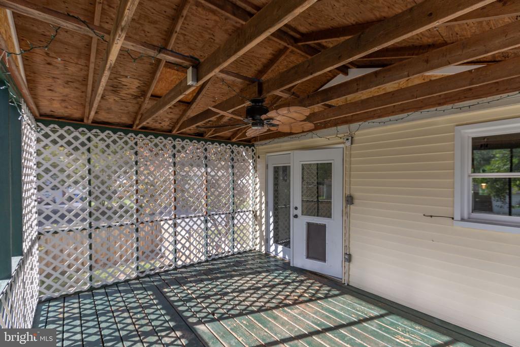 5528 TALLOW ST, FREDERICKSBURG, Virginia 22407, 3 Bedrooms Bedrooms, ,2 BathroomsBathrooms,Residential,5528 TALLOW ST,VASP2036674 MLS # VASP2036674