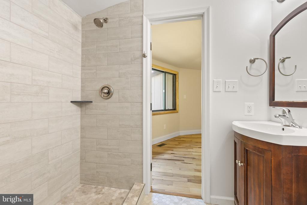 315 STRATFORD CIR, LOCUST GROVE, Virginia 22508, 3 Bedrooms Bedrooms, ,2 BathroomsBathrooms,Residential,315 STRATFORD CIR,VAOR2012482 MLS # VAOR2012482
