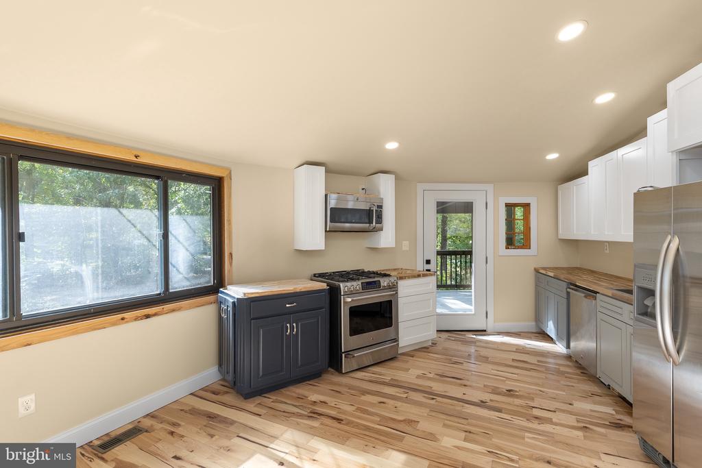 315 STRATFORD CIR, LOCUST GROVE, Virginia 22508, 3 Bedrooms Bedrooms, ,2 BathroomsBathrooms,Residential,315 STRATFORD CIR,VAOR2012482 MLS # VAOR2012482