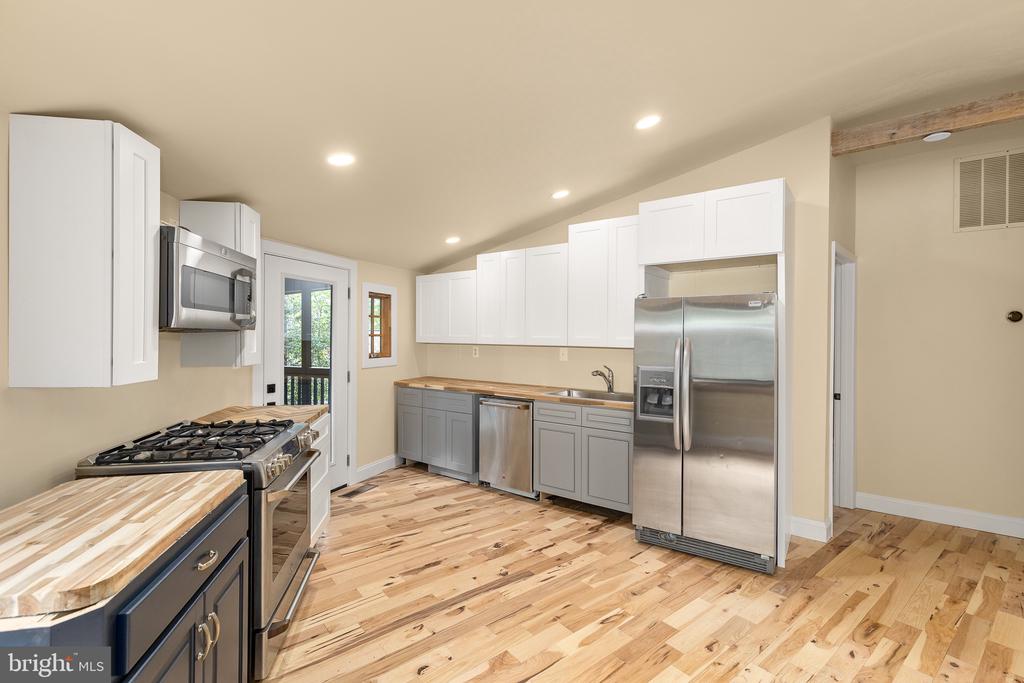 315 STRATFORD CIR, LOCUST GROVE, Virginia 22508, 3 Bedrooms Bedrooms, ,2 BathroomsBathrooms,Residential,315 STRATFORD CIR,VAOR2012482 MLS # VAOR2012482