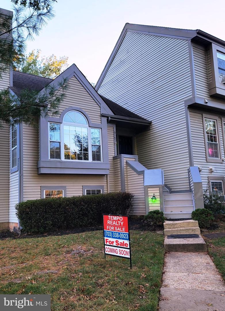 6167 STONEPATH CIR, CENTREVILLE, Virginia 20120, 3 Bedrooms Bedrooms, ,3 BathroomsBathrooms,Residential,For sale,6167 STONEPATH CIR,VAFX2268920 MLS # VAFX2268920